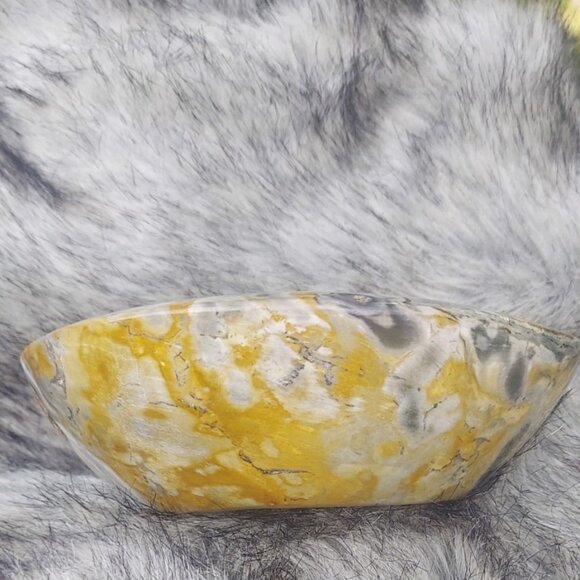 **** SALE**** Crazy Lace Agate Crystal Healing Bowl. FREE Shipping over $100 - Picture 3 of 6